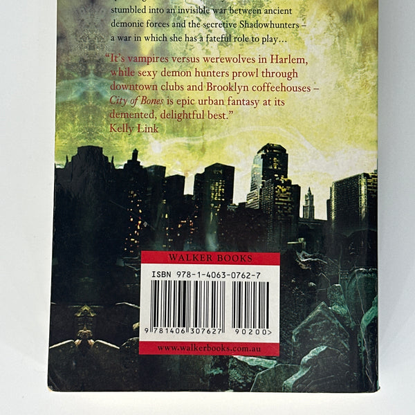 Cassandra Clare City of Bones back cover image1