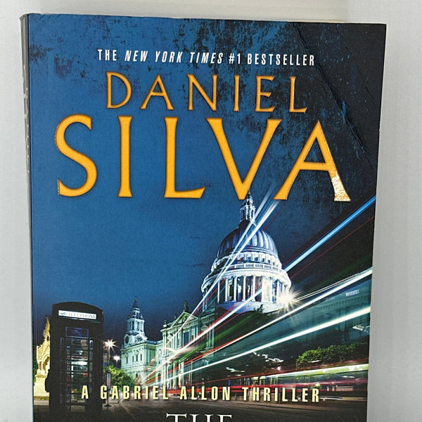 Daniel Silva The English Spy actual front cover used books