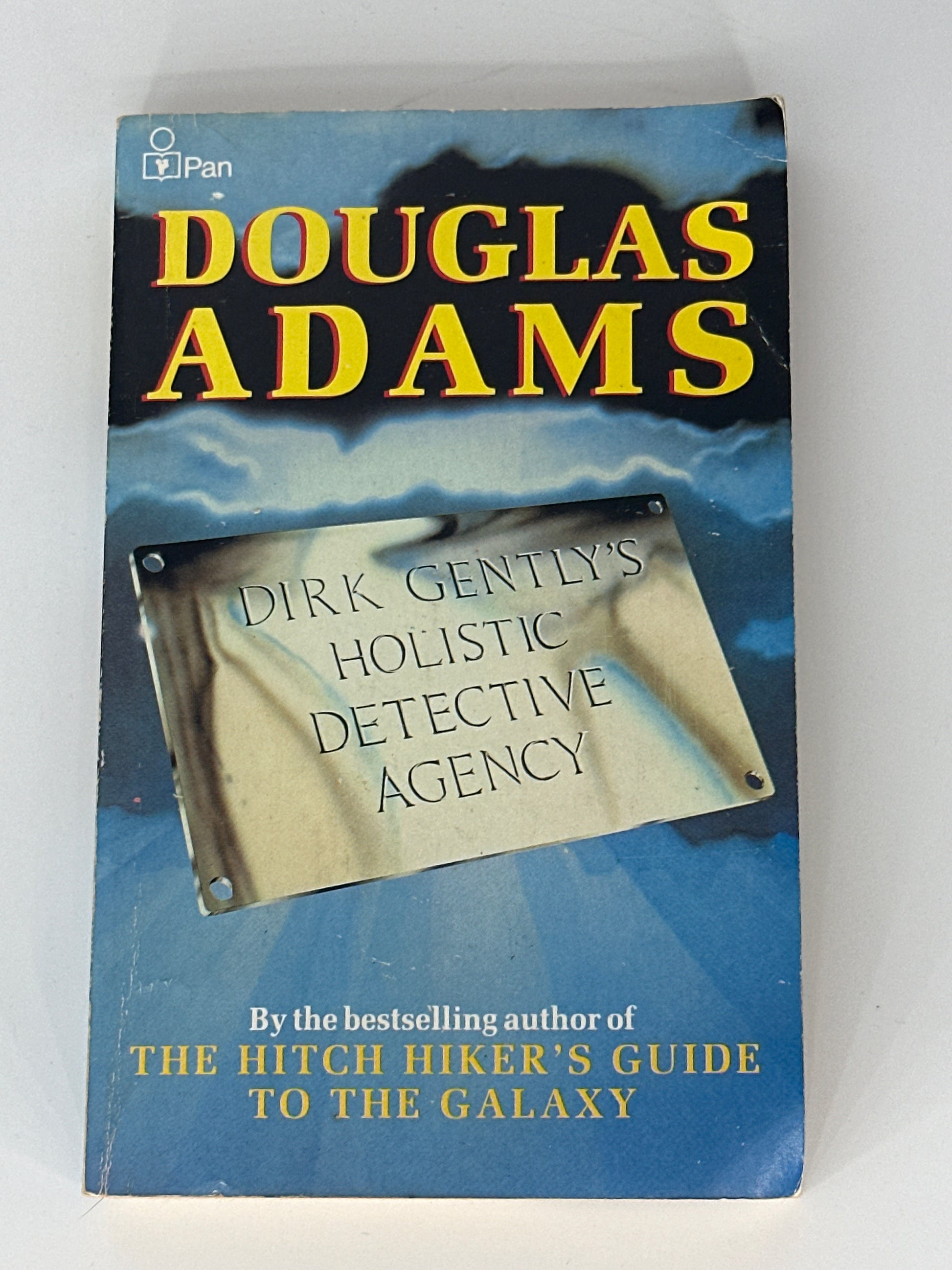 Douglas Adams Dirk Gently's Holistic Detective Agency front cover image