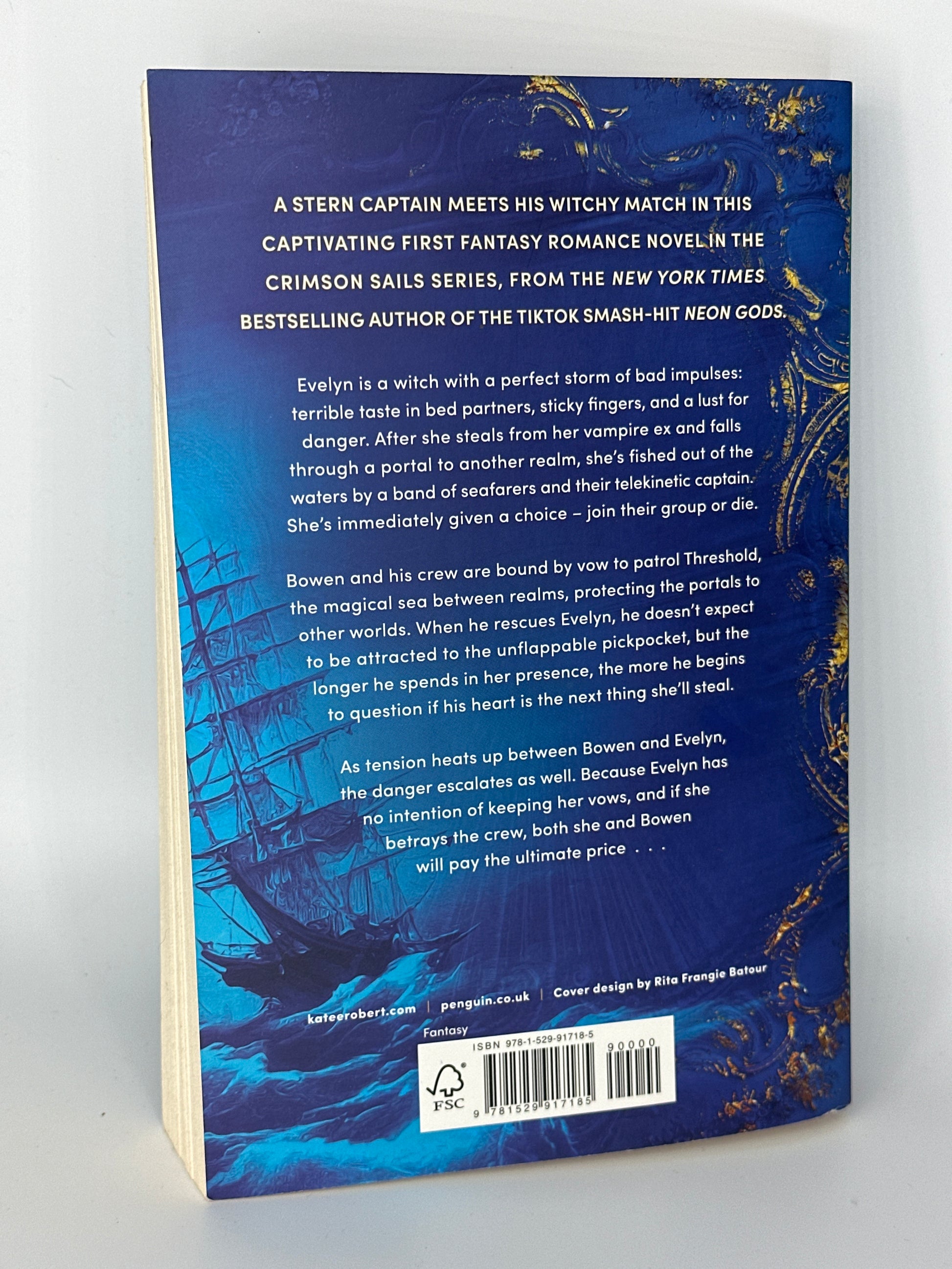 Katee Robert Hunt on Dark Waters (Crimson Sails book 1) actual back cover used books