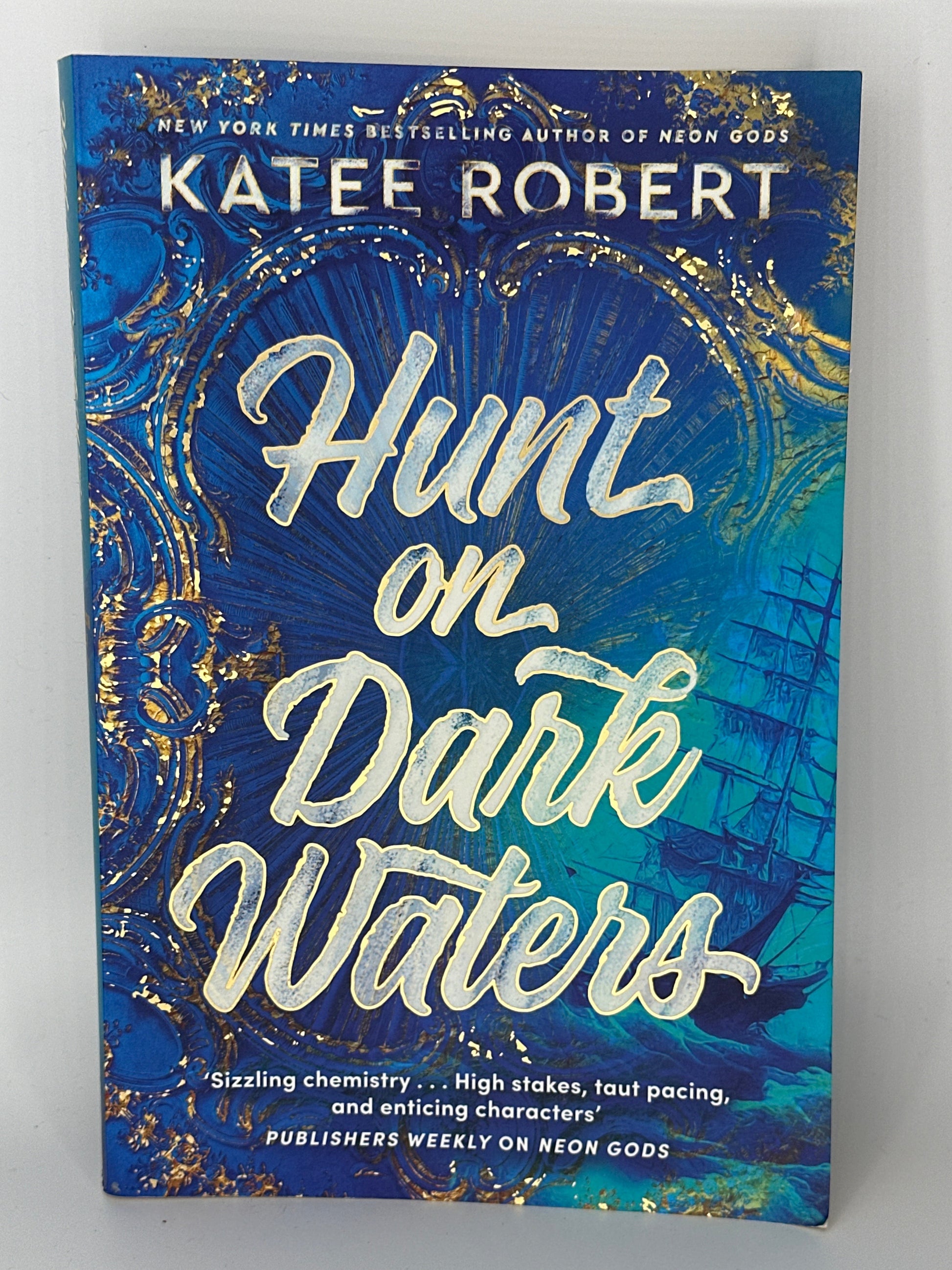 Katee Robert Hunt on Dark Waters (Crimson Sails book 1) actual front cover used books