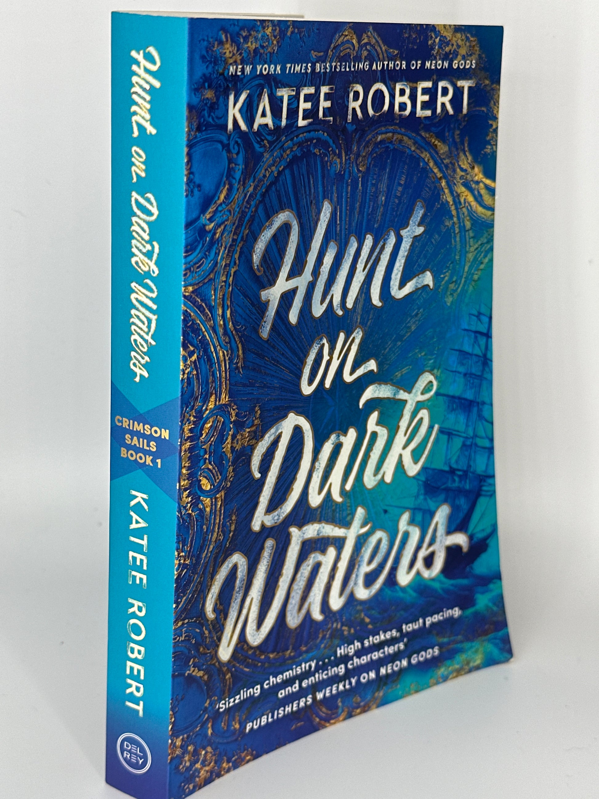 Katee Robert Hunt on Dark Waters (Crimson Sails book 1) actual spine used books