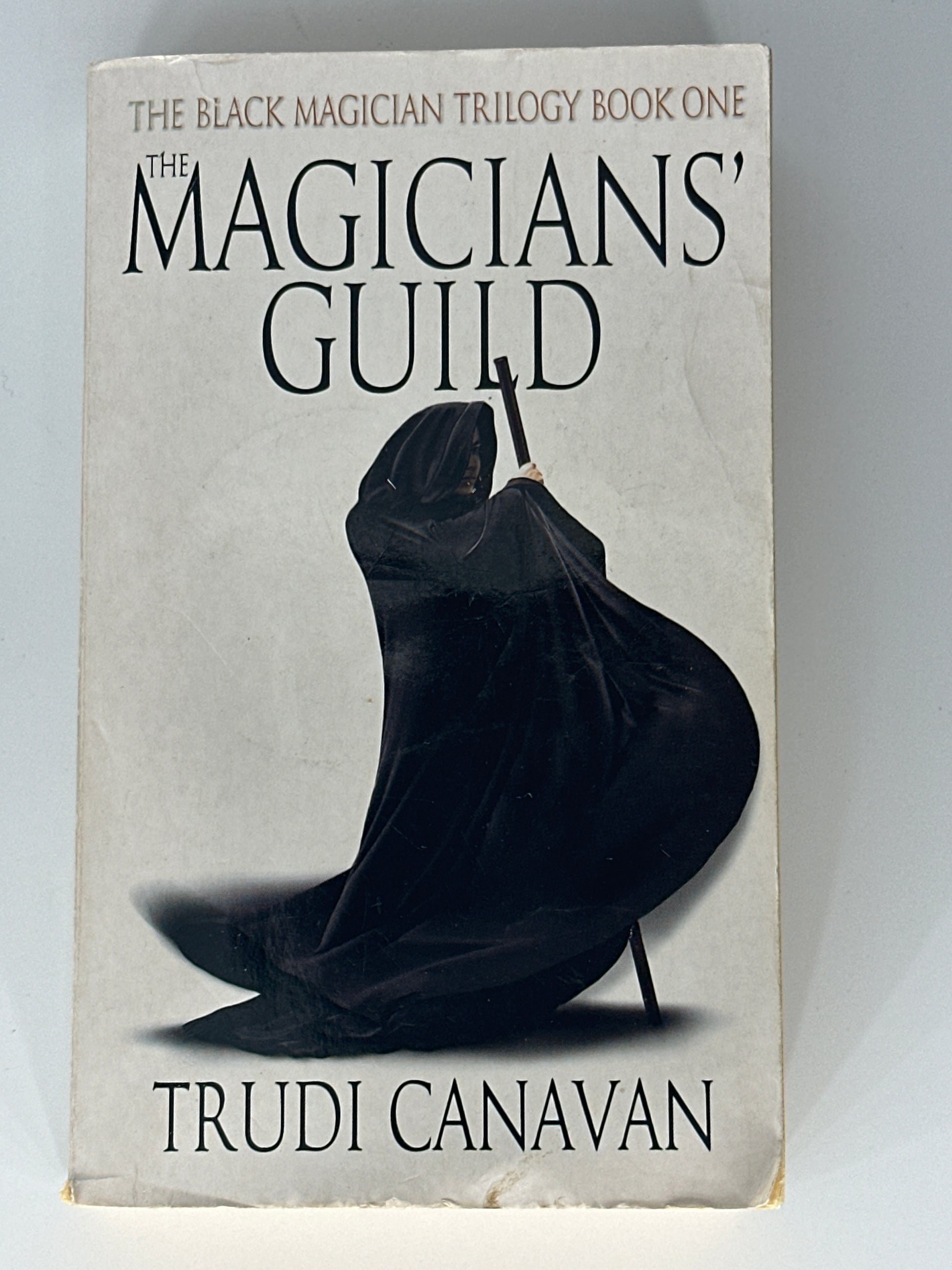 Trudi Canavan Magicians Guild front cover image