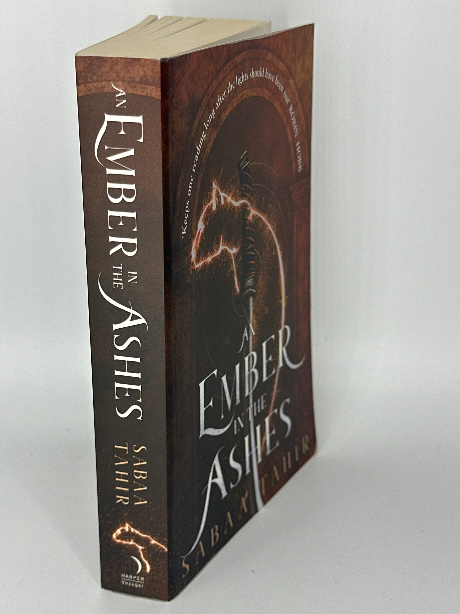 Sabaa Tahir EMBER IN THE ASHES actual spine used books
