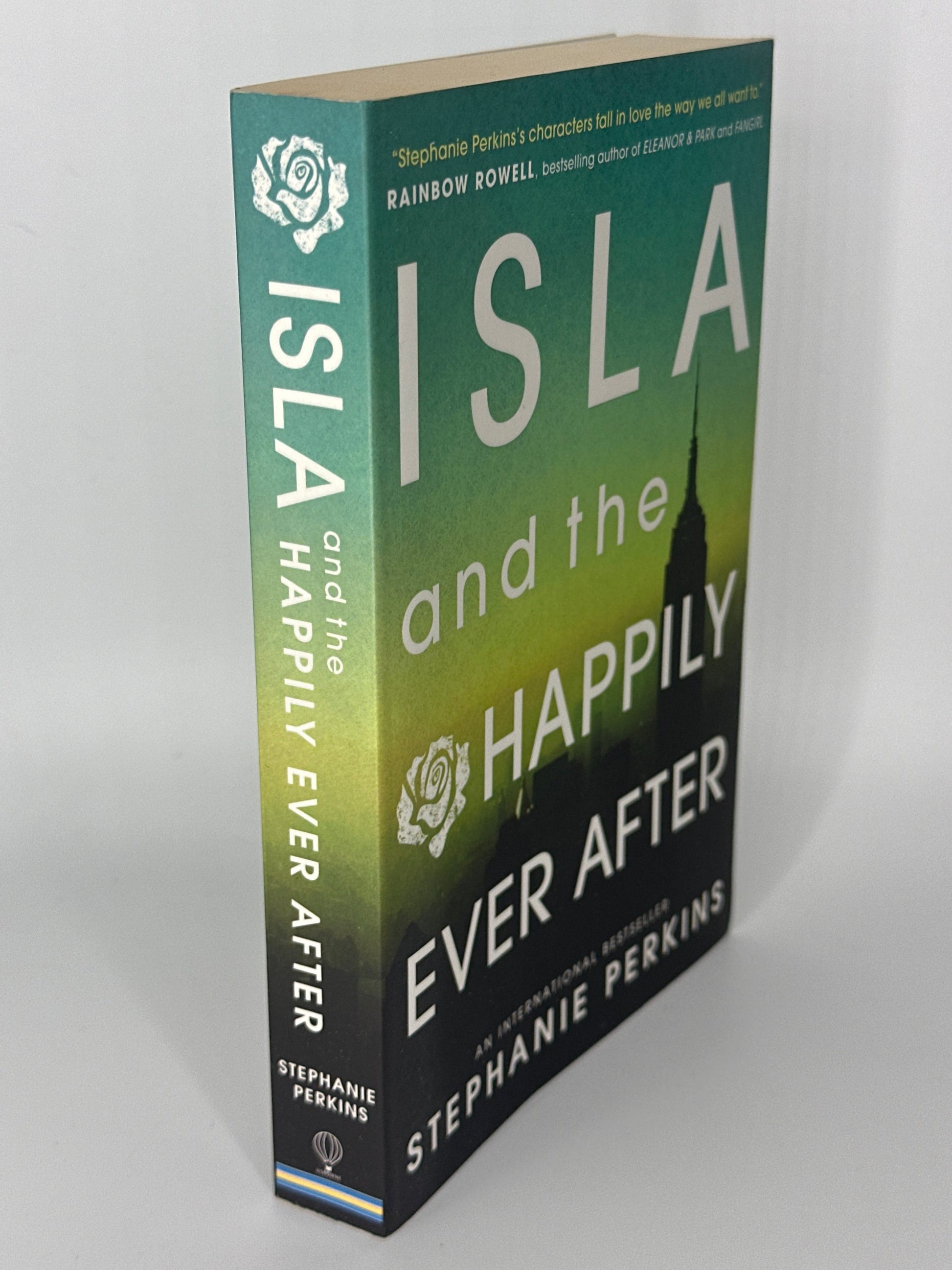 Stephanie Perkins Isla and the Happily Ever After actual spine used books